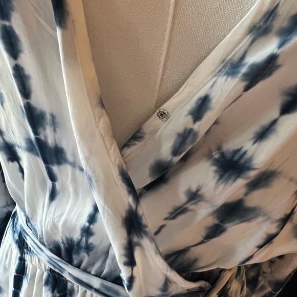 Aakaa Blue and White Tie-Dye Maxi Dress - Picture 8 of 10